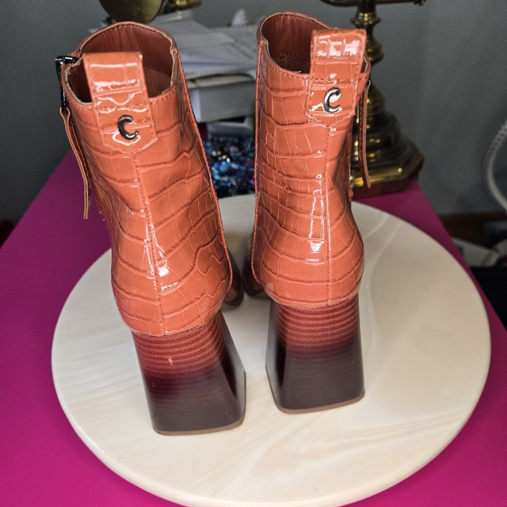Circus , Croc-Embossed Tan Ankle Boots Size 7. - Picture 3 of 7